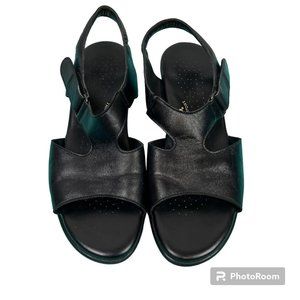 SAS Caress Sandals Women's 8 M Black Cross Strap Comfort Slingback  USA